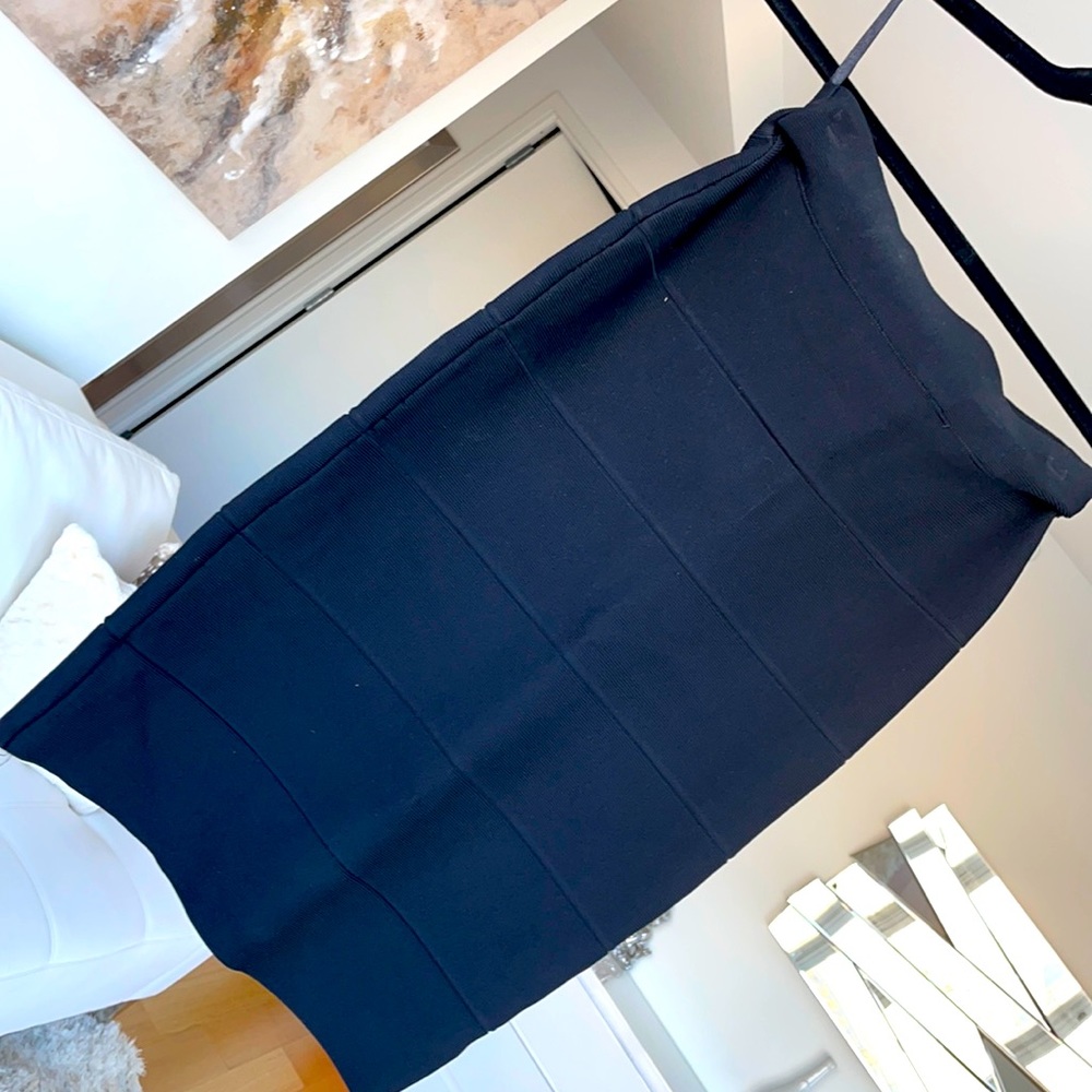 Blk bcbg bandage knee length skirt